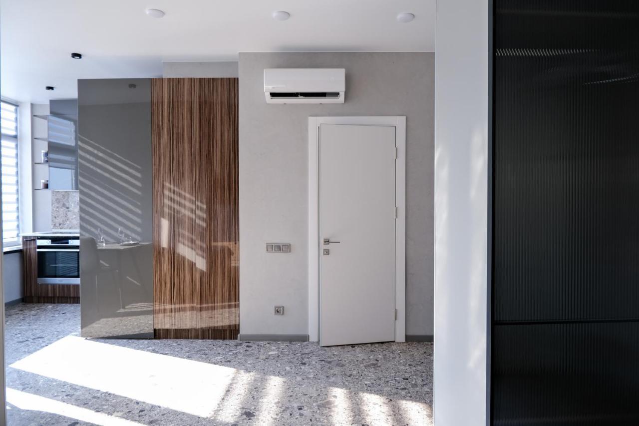 Board Apart Hotel Odesa Exterior photo